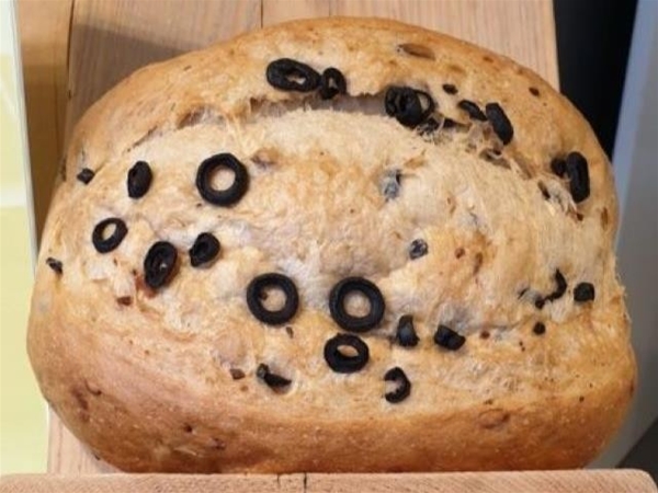 VOORGEBAKKEN OLIJVENBROOD